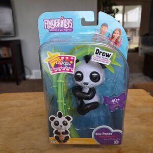 NEW Fingerlings Glitter BABY PANDA DREW White & Black Interactive WowWee 3564